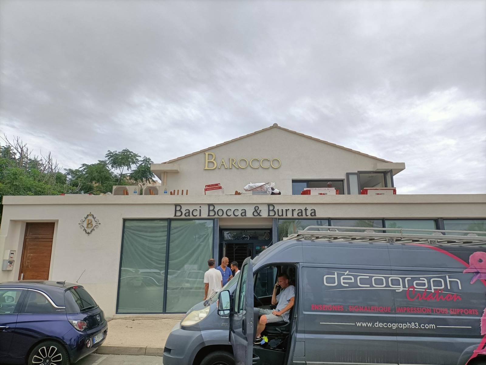 Conception, fabrication et pose de signalétique à Six-Fours-les-Plages