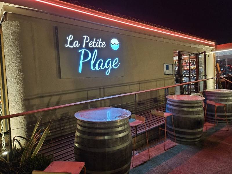 Enseigne et logo lumineux caisson ajouré