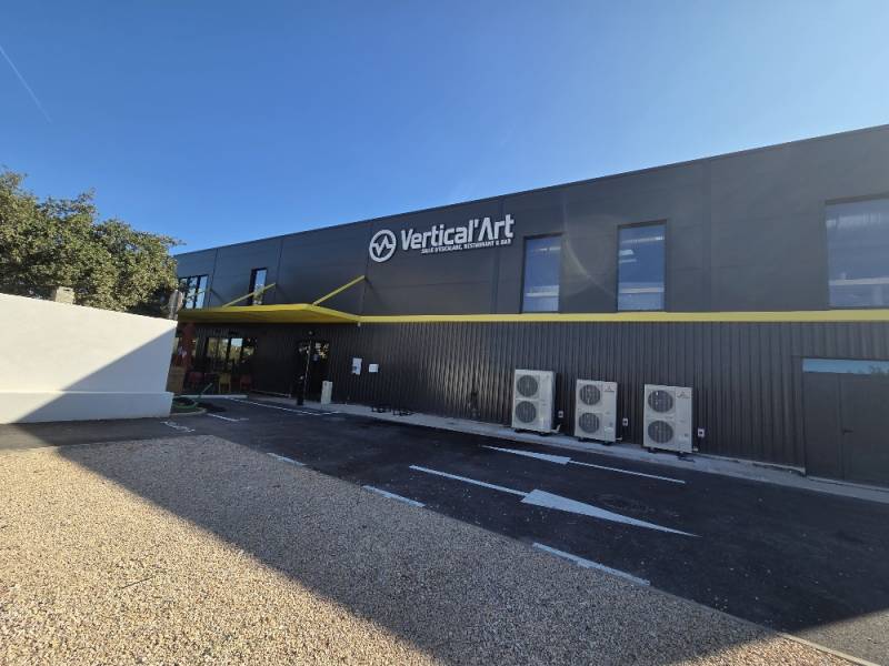 Enseigne rétro éclairée XXL en lettres PVC 19 MM 