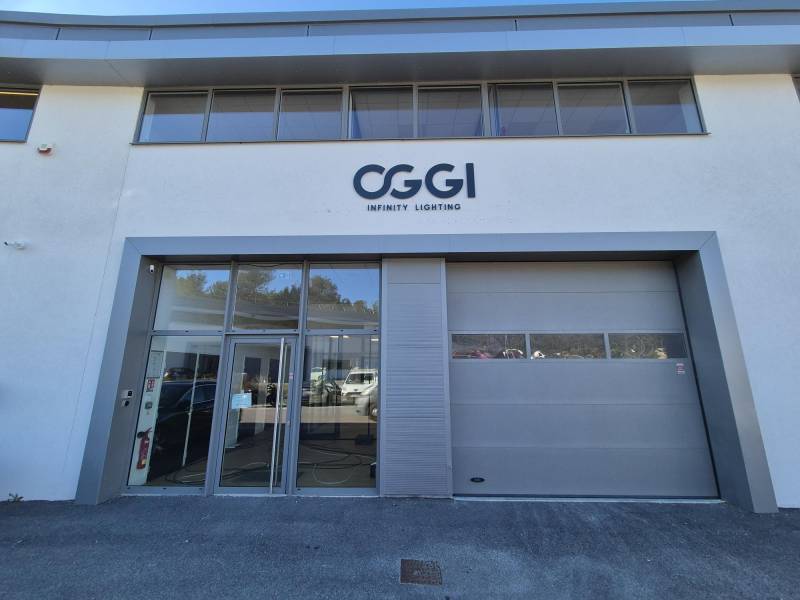 Enseigne non lumineuse à La Ciotat : réalisation sur mesure pour OGGI