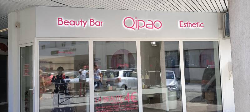 LETTRES PVC RETRO ECLAIREES