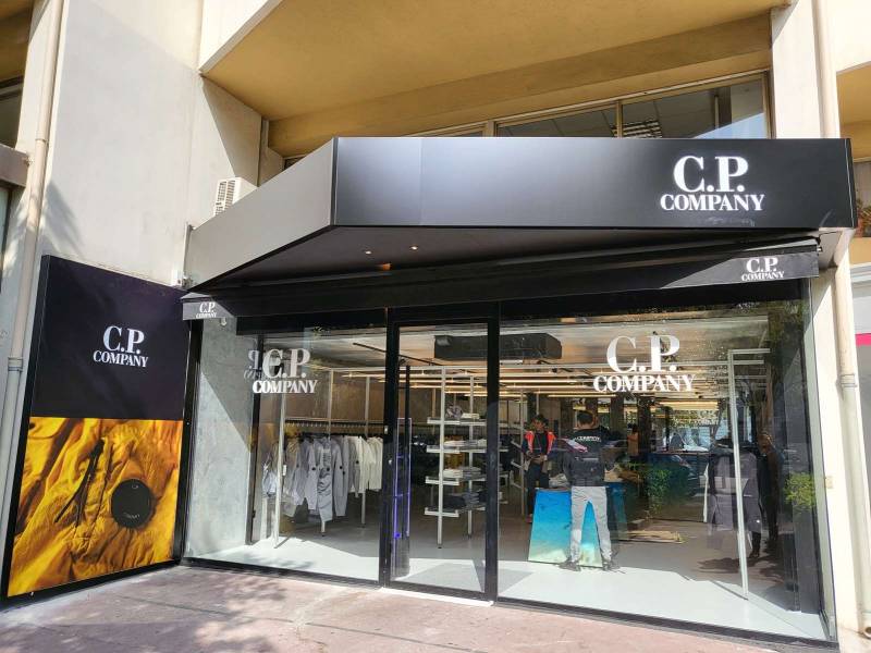 Enseigne lumineuse pour CP COMPANY