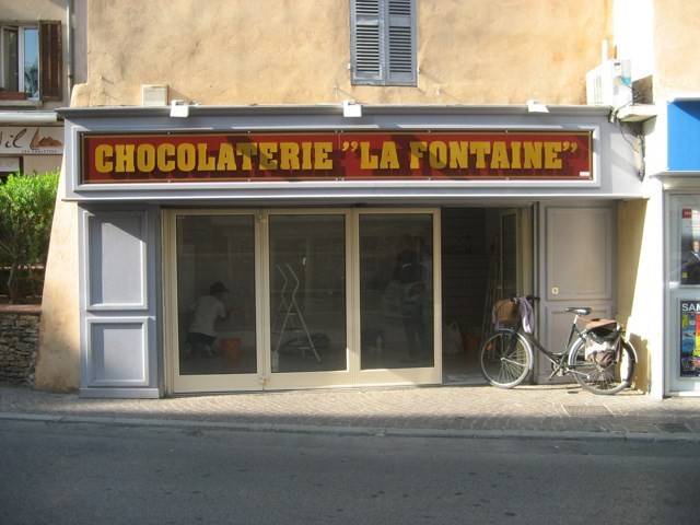 Enseigne avec Lettres Découpées Aspect Or