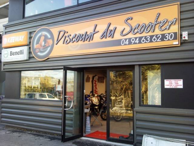 Enseigne lumineuse led à six fours les plages 83140