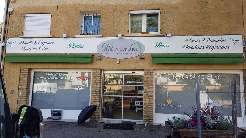 Enseigne lumineuse à Ollioules